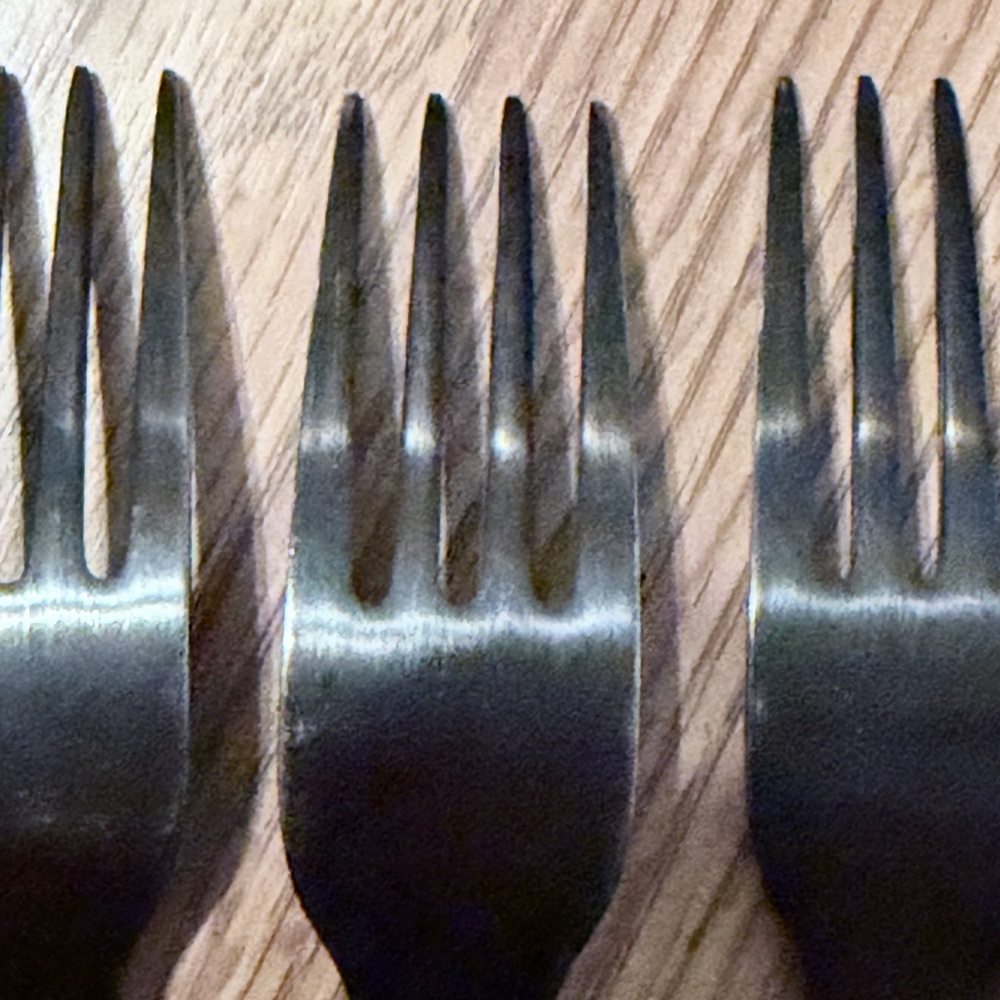 Sleek Herdmar Portugal Matte Black Fork Set (5) for Modern Dining - Picture 4 of 10